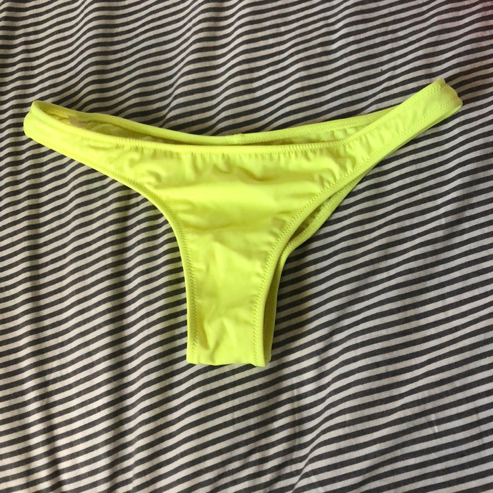 Itsy bikini bottom